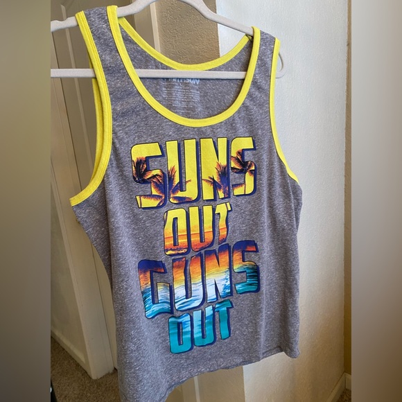 Fifth Sun Men’s Vintage Style Tank Top Size L Suns Out Guns Out - Picture 1 of 5